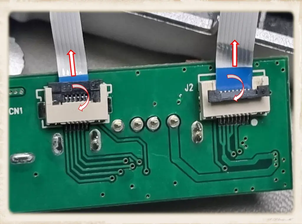 가성비 무선 이어폰 TWS M25 개조 사용법 7 가성비 무선 이어폰 TWS M25 개조 사용법_04플랫 케이블 분리