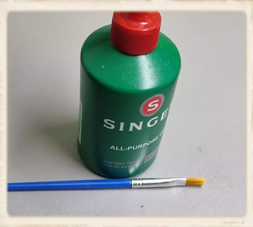 K270 로지텍 키보드 분해 윤활 작업 7 K270 로지텍 키보드 윤활 작업_07윤활유와 붓