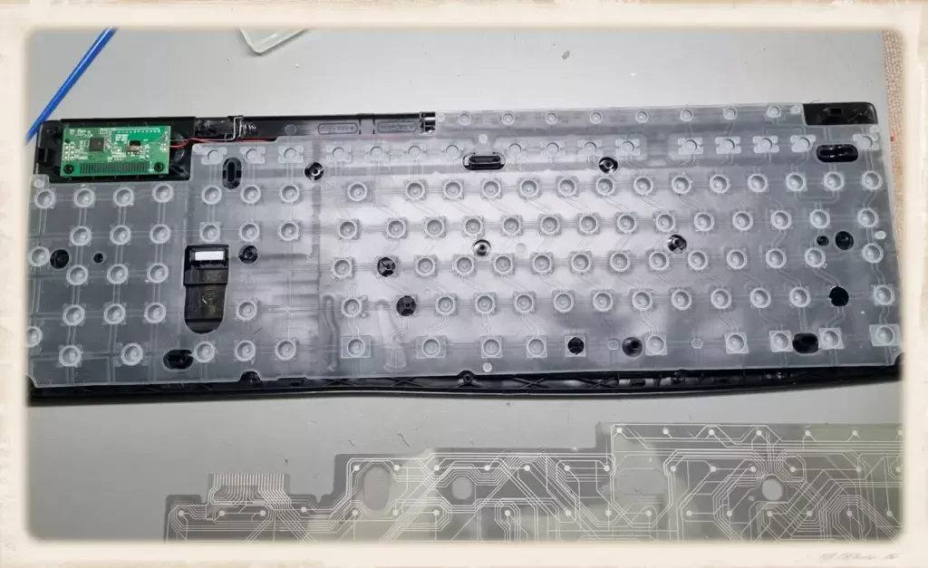 K270 로지텍 키보드 분해 윤활 작업 10 K270 로지텍 키보드 윤활 작업_10실리콘막설치