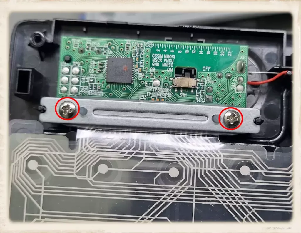 K270 로지텍 키보드 분해 윤활 작업 11 K270 로지텍 키보드 윤활 작업_11전극막설치후 고정