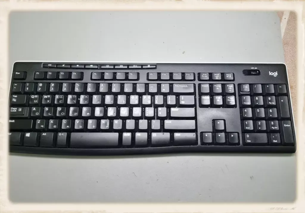 K270 로지텍 키보드 분해 윤활 작업 15 K270 로지텍 키보드 윤활 작업_14전원켜고 사용