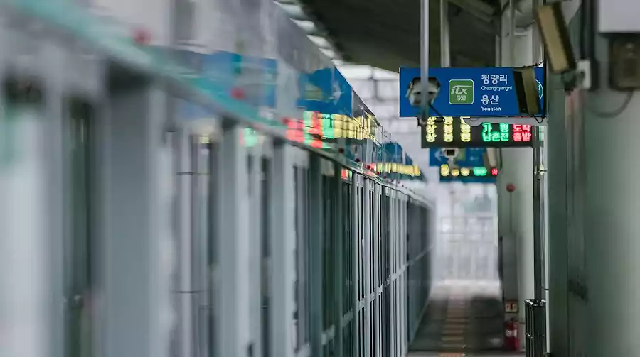 스마트 시티의 핵심, IoT 기반 스마트 교통과 도시 운영 사례 11 스마트 시티_스마트 교통_IoT 미래 도시_지하철