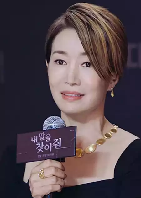Spring Fever(스프링 피버) Kdrama Cast: Full Cast, Characters & Relationships | tvN, 2026 9 Spring Fever Kdrama cast_Spring Fever Plot4_1Jeong Nan-hee_played by Na Young-hee