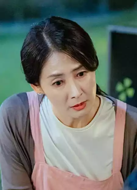 Spring Fever(스프링 피버) Kdrama Cast: Full Cast, Characters & Relationships | tvN, 2026 14 Spring Fever Kdrama cast_Spring Fever Plot5_3Lee Jin-hee_played by Kim Seon-hye