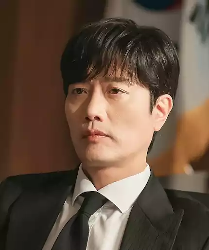 The Judge Returns Cast & Episode Guide: Full Character List (2026) | 판사 이한영 3 The Judge Returns Cast_episode guide_character2_2Kang Shin-jin_played by Park Hee-soon