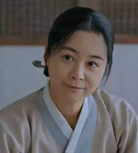 To My Beloved Thief Kdrama Cast Episode Breakdown & What to Watch For (2026) | 은애하는 도적님아 13 To My Beloved Thief Kdrama cast_Episodes5_2Chun-seom_played by Seo Young-hee