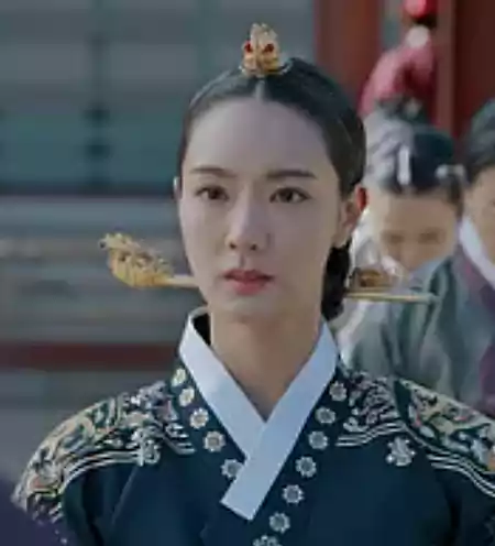 To My Beloved Thief Kdrama Cast Episode Breakdown & What to Watch For (2026) | 은애하는 도적님아 19 To My Beloved Thief Kdrama cast_Episodes6_2Queen Shin_played by Kim Ji-soo