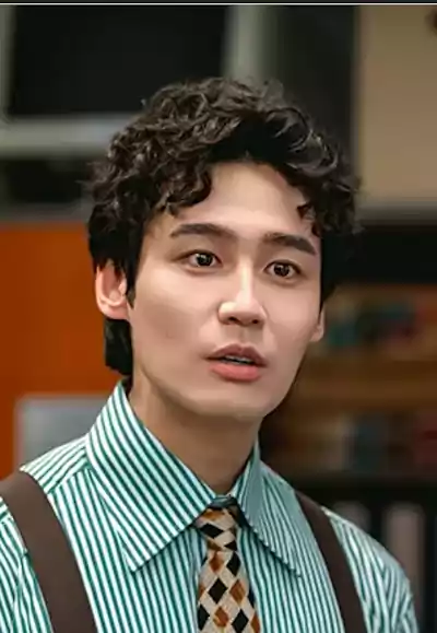 Undercover Miss Hong Cast & Character Relationship Guide | 언더커버 미쓰홍 11 Undercover Miss Hong K-Drama Cast_character relationship4_2Lee Yong-gi