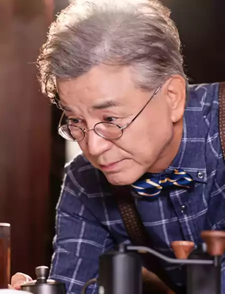 In Your Radiant Season Cast, Plot Summary & Episode Guide | 찬란한 너의 계절에 7 In Your Radiant Season cast_In Your Radiant Season plot summary2_3_1Park Man-jae_played by Kang Seok-woo