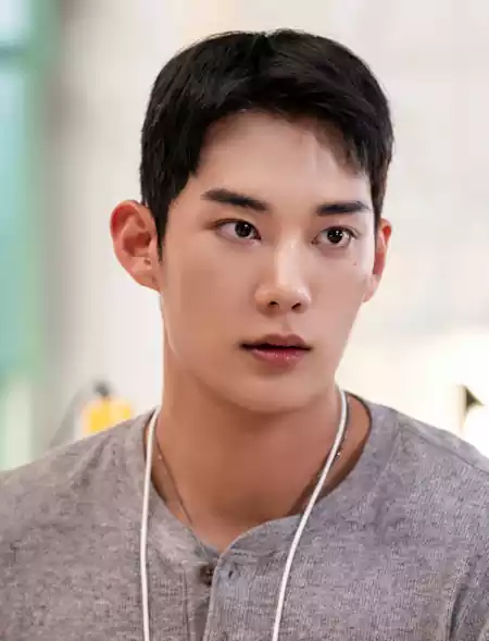 In Your Radiant Season Cast, Plot Summary & Episode Guide | 찬란한 너의 계절에 12 In Your Radiant Season cast_In Your Radiant Season plot summary2_4_3Baek Seung-gyu_played by Ki Hyun-woo