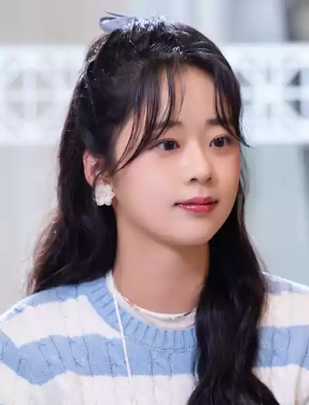In Your Radiant Season Cast, Plot Summary & Episode Guide | 찬란한 너의 계절에 14 In Your Radiant Season cast_In Your Radiant Season plot summary2_4_5Kim Sol_played by Yoon Chae-bin