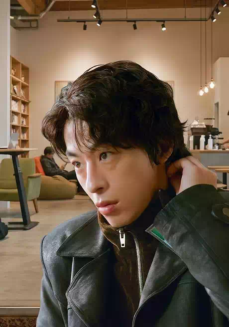 We Are All Trying Here Cast & Review Guide | 모두가 자신의 무가치함과 싸우고 있다 2 We Are All Trying Here Cast_Hwang Dong-man_Played by Koo Kyo-hwan