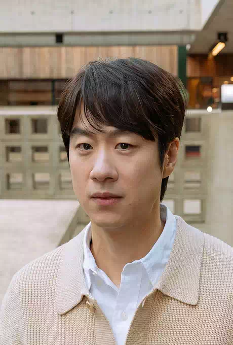 We Are All Trying Here Cast & Review Guide | 모두가 자신의 무가치함과 싸우고 있다 11 We Are All Trying Here Cast_Lee Jun-hwan_Played by Sim Hee-seop