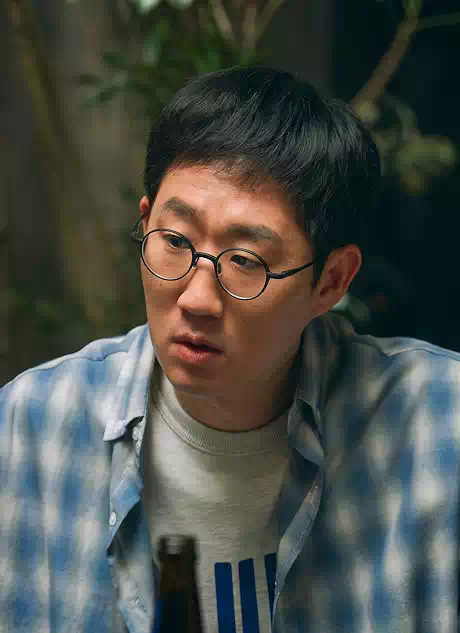We Are All Trying Here Cast & Review Guide | 모두가 자신의 무가치함과 싸우고 있다 14 We Are All Trying Here Cast_Woo Seung-tae_Played by Jo Min-gook