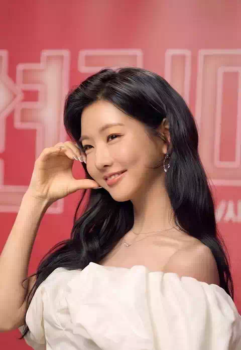 Beyond Wicked World Cast: Why You Need to Watch Korea’s Latest Rom-Com Hit | 멋진 신세계 8 Wicked World Cast_Yoon Ji-hyo_Lee Se-hee
