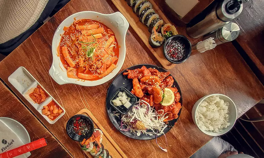 Amazing Korean Street Food in Seoul: Tteokbokki, Hotteok, and Local Market Snacks 3 Tteokbokki served at a Seoul street food stall
