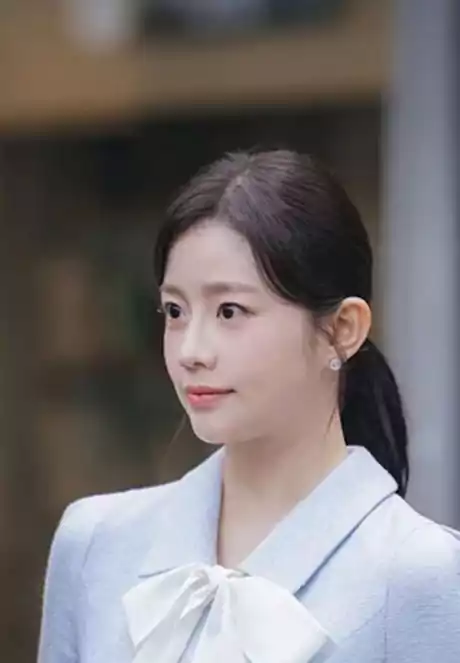 Who is Who in the Perfect Crown Cast: An In-depth Look at '21세기 대군부인' 17 Perfect Crown Cast4_3Han Da-young_Played by Chae Seo-an