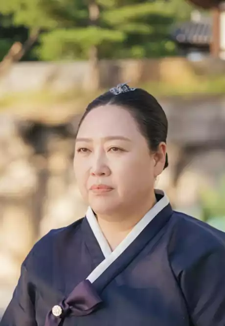 Who is Who in the Perfect Crown Cast: An In-depth Look at '21세기 대군부인' 20 Perfect Crown Cast5_3Choi Jin-sook_Played by Park Jun-myeon