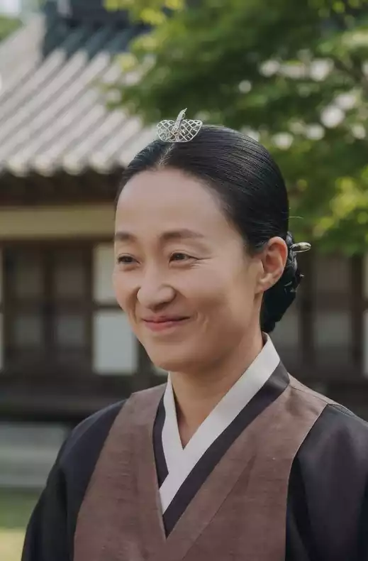 Who is Who in the Perfect Crown Cast: An In-depth Look at '21세기 대군부인' 22 Perfect Crown Cast5_5Jung Mi-hee_Played by Kim Su-jin
