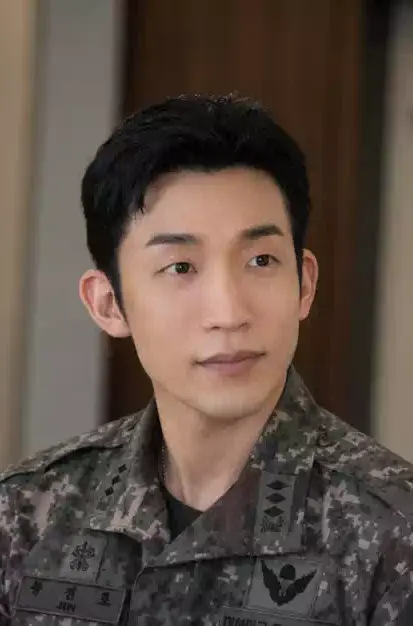 The Ultimate Guide to The Legend of Kitchen Soldier Cast: Plot & Review | 취사병 전설이 되다 6 The Legend of Kitchen Soldier Cast_Hwang Seok-ho_Played by Lee Sang-yi
