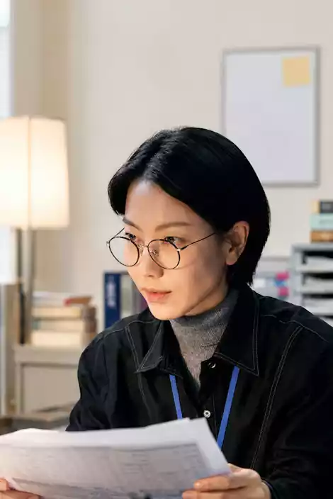 Fifties Professionals K-Drama: Why It’s Your Next Obsession (Ultimate Guide) - 오십프로 6 Fifties Professionals K-Drama Cast Kang Young-ae Played by Kim Shin-rok