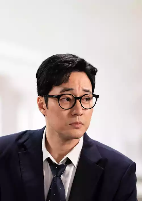 Agent Kim Reactivated Cast Guide: From Average Dad to Elite Operative in the Hit Netflix K-Drama | 김부장 2 So Ji-sub, a key member of the Agent Kim Reactivated Cast, starring in this intense K-Drama thriller