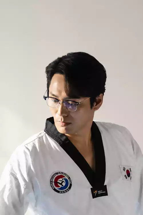 Agent Kim Reactivated Cast Guide: From Average Dad to Elite Operative in the Hit Netflix K-Drama | 김부장 3 Choi Dae-hoon as former Taekwondo champion Seong Han-su, part of the Agent Kim Reactivated Cast in this K-Drama thriller
