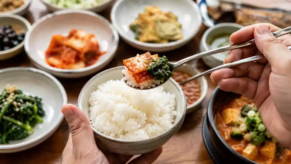 Why Are There So Many Korean Banchan? The Secret Behind Korean Side Dishes(반찬) 4 How to enjoy Korean side dishes with rice