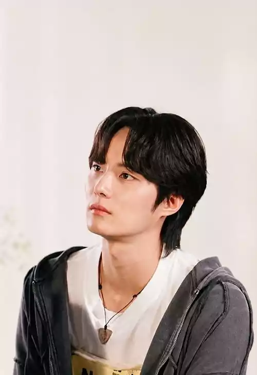 See You at Work Tomorrow Cast Guide: Seo In Guk New Drama 2026, Plot and Story | 내일도 출근 5 Choi Kyung Hoon as Jo Ga Eul in See You at Work Tomorrow